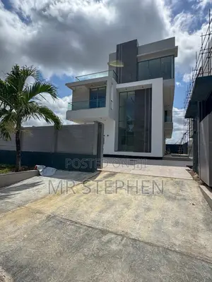5bdrm Duplex in Banana Island for sale