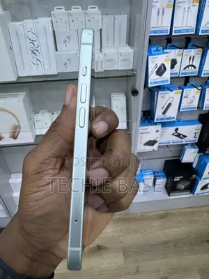 Apple iPhone 15 128 GB Green