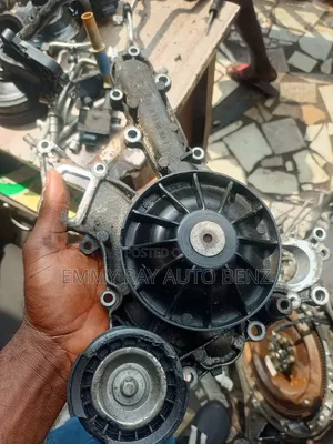 Water Pump for Ml350 GLK Gle C300 2013 Model