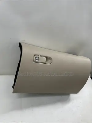 Pigeon Hole Glove Box Storage Box Tray for C300 W205 Model