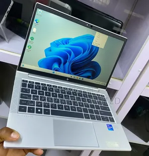 Laptop HP EliteBook 830 G8 16GB Intel Core i7 SSD 512GB