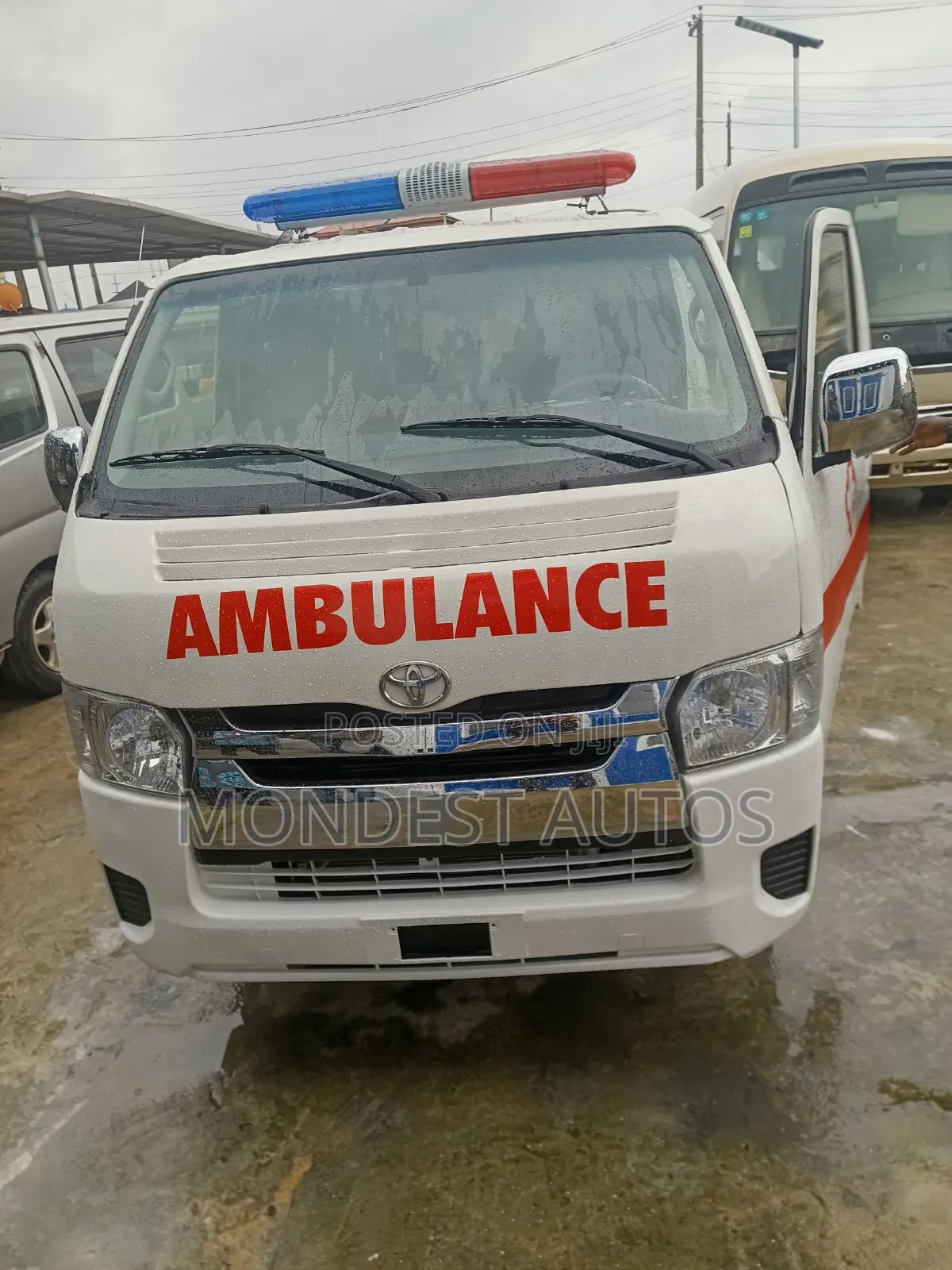 Toyota HiAce 2015 White