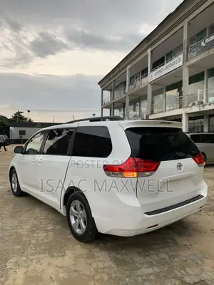 Toyota Sienna 2014 White
