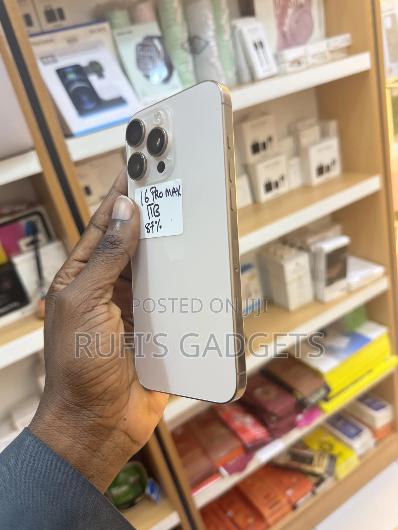 Apple iPhone 16 Pro Max 1 TB Gold