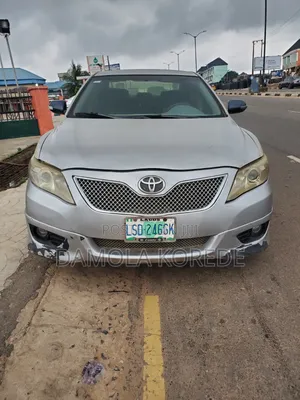 Toyota Camry 2010 Silver