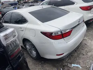 Lexus ES 350 FWD 2014 White