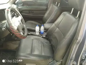 Nissan Pathfinder 2004 Gray