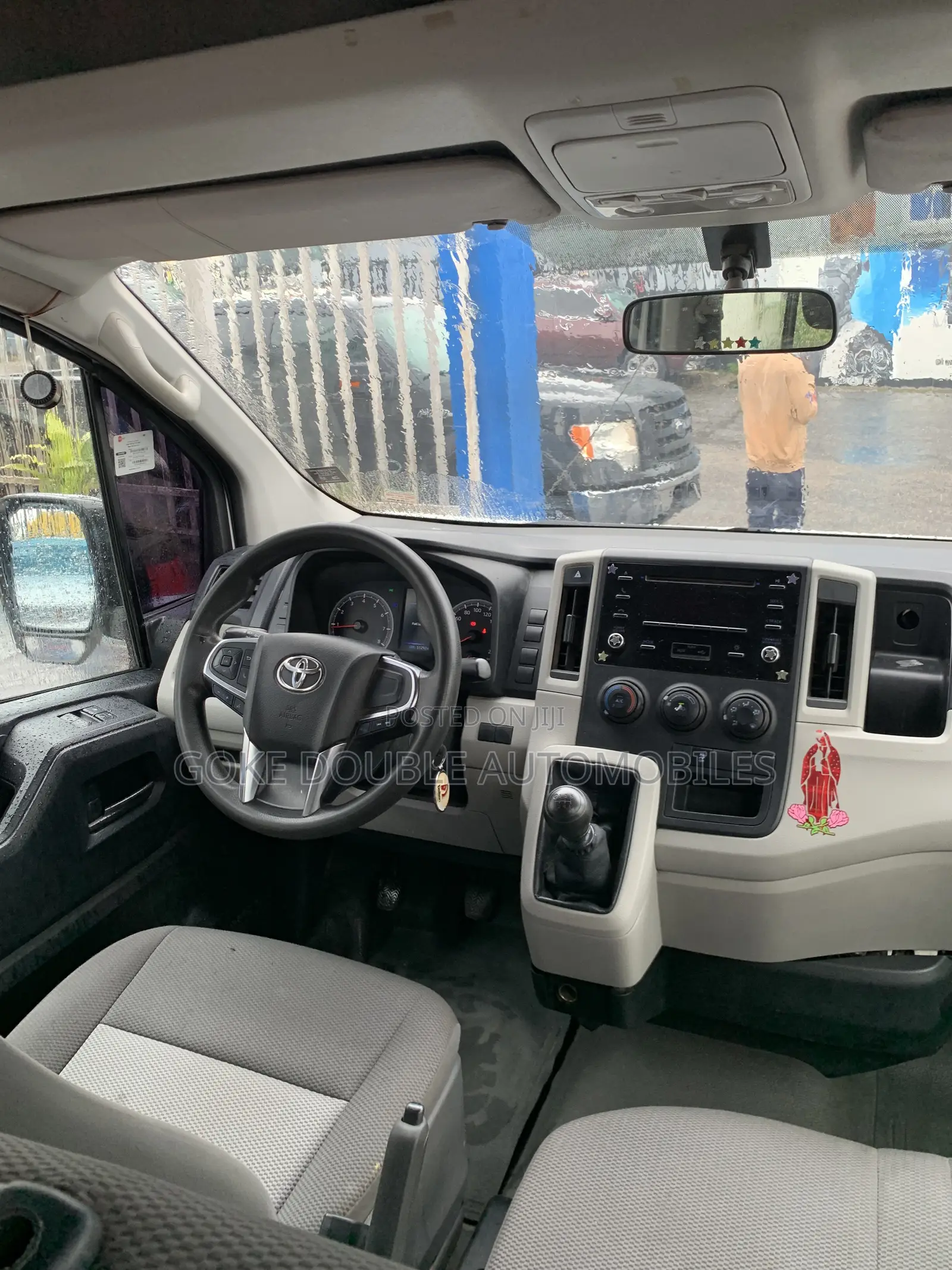Toyota GranAce 2022 White