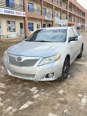 Toyota Camry LE 4dr Sedan (2.5L 4cyl 6AM) 2010 Silver