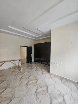 3bdrm Block of Flats in Around Dunamis, Lugbe District for rent