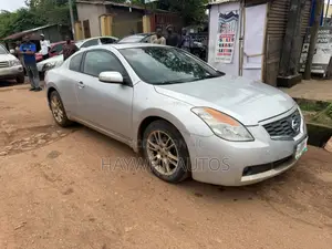Nissan Almera 2011 Silver