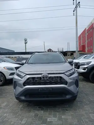 Toyota RAV4 2024 Silver