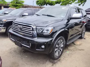 Toyota Sequoia Platinum w/FFV 4x4 2018 Black