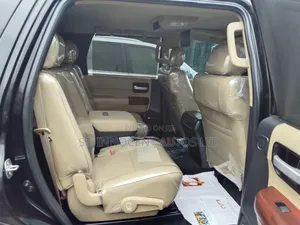 Toyota Sequoia Platinum w/FFV 4x4 2018 Black