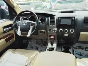 Toyota Sequoia Platinum w/FFV 4x4 2018 Black