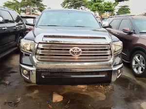 Toyota Sequoia Platinum FFV 4dr SUV 4WD (5.7L 8cyl 6A) 2013 Black