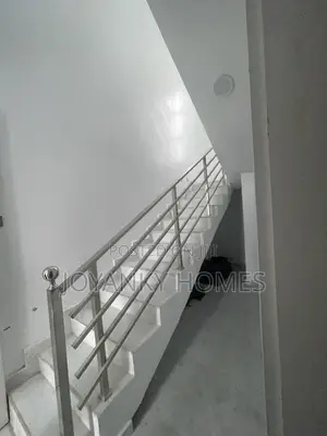 5bdrm Duplex in Hossana, Ago Palace for sale