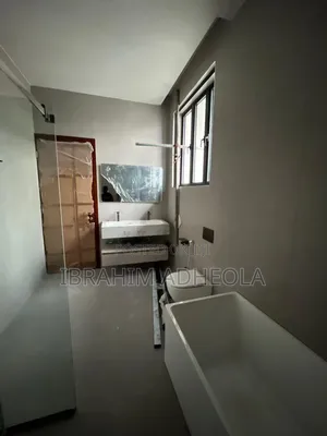 5bdrm Duplex in Banana Island for sale