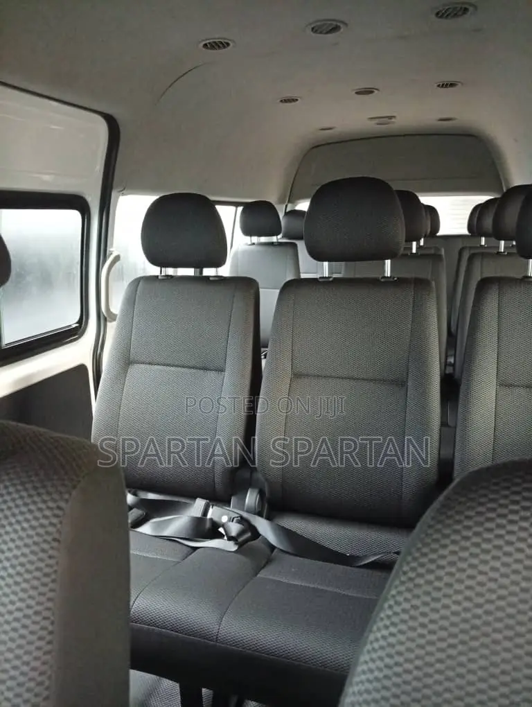 Toyota HiAce 2012 White