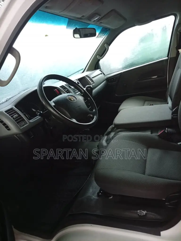 Toyota HiAce 2012 White