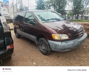 Toyota Sienna 2000 Purple