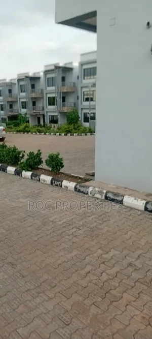 4bdrm Duplex in Kaura for rent