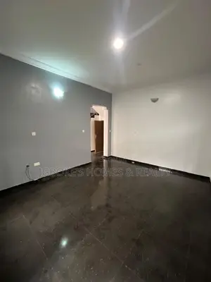 2bdrm Duplex in Lekki Phase 1 for rent