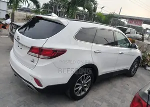 Hyundai Santa Fe 2017 White