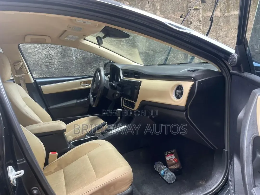Toyota Corolla 2018 Black