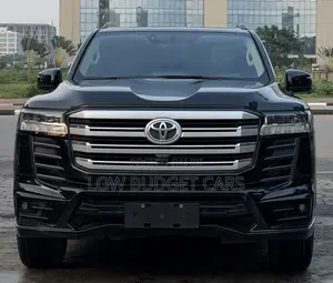 Toyota Land Cruiser LC300 2025 Black