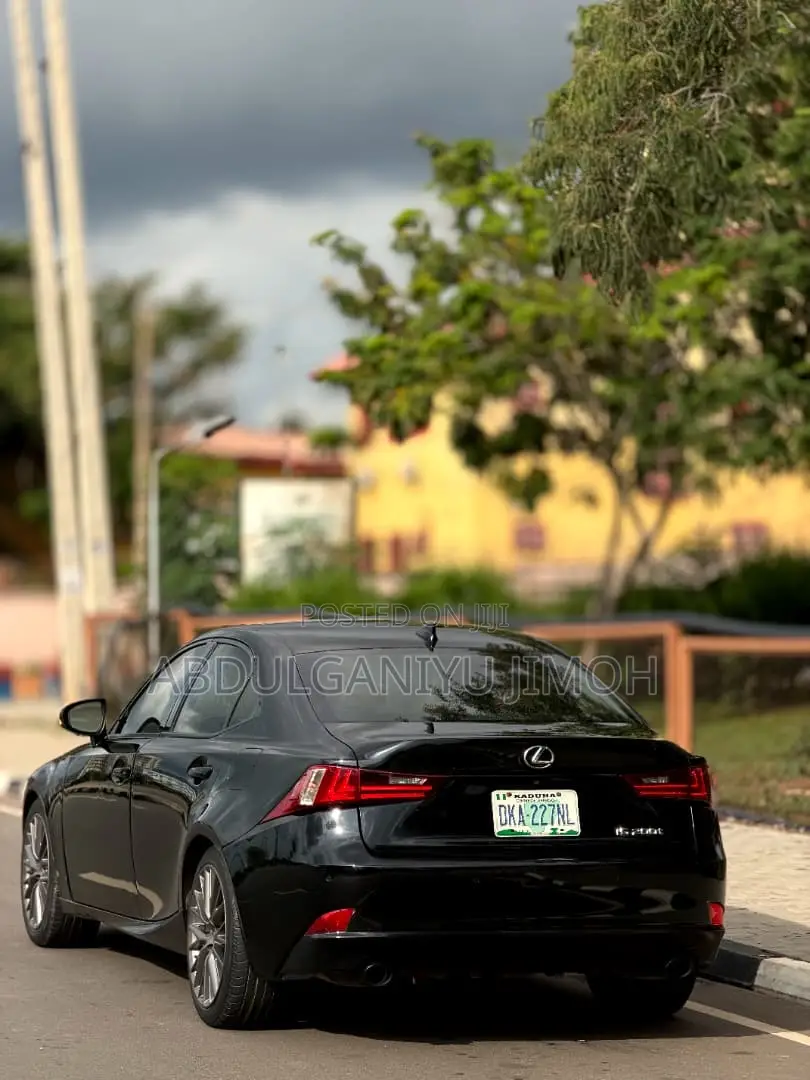 Lexus IS 200t 2017 Black