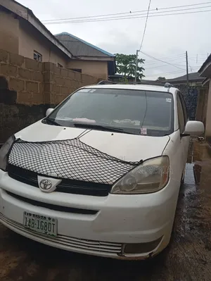 Toyota Sienna 2005 White