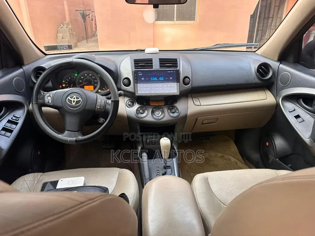 Toyota RAV4 2011 Brown