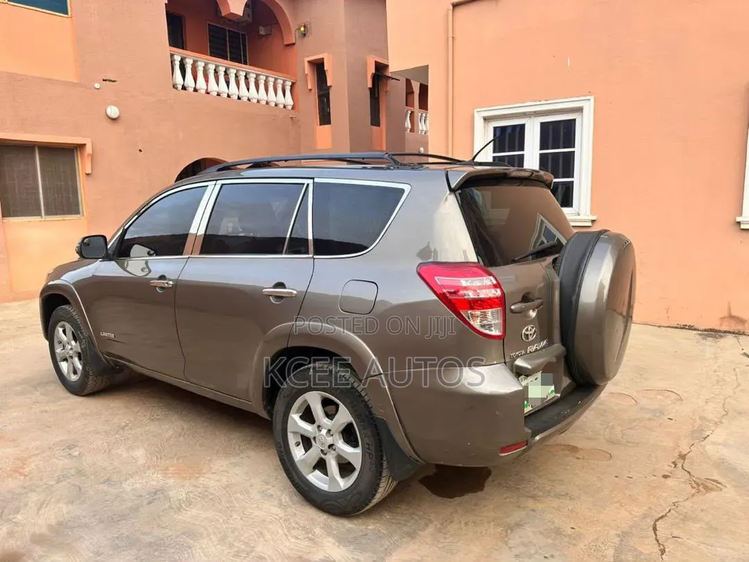 Toyota RAV4 2011 Brown