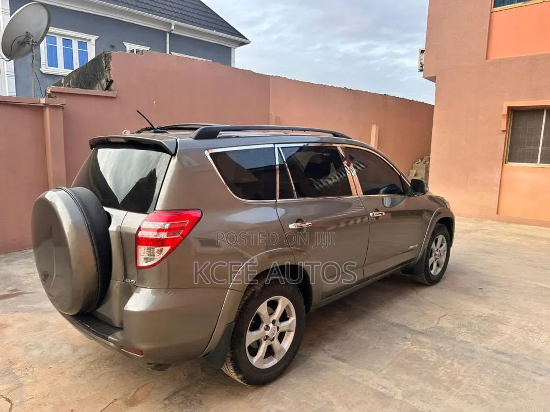 Toyota RAV4 2011 Brown