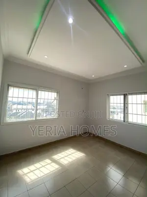 3bdrm Apartment in Prime Waterview for sale