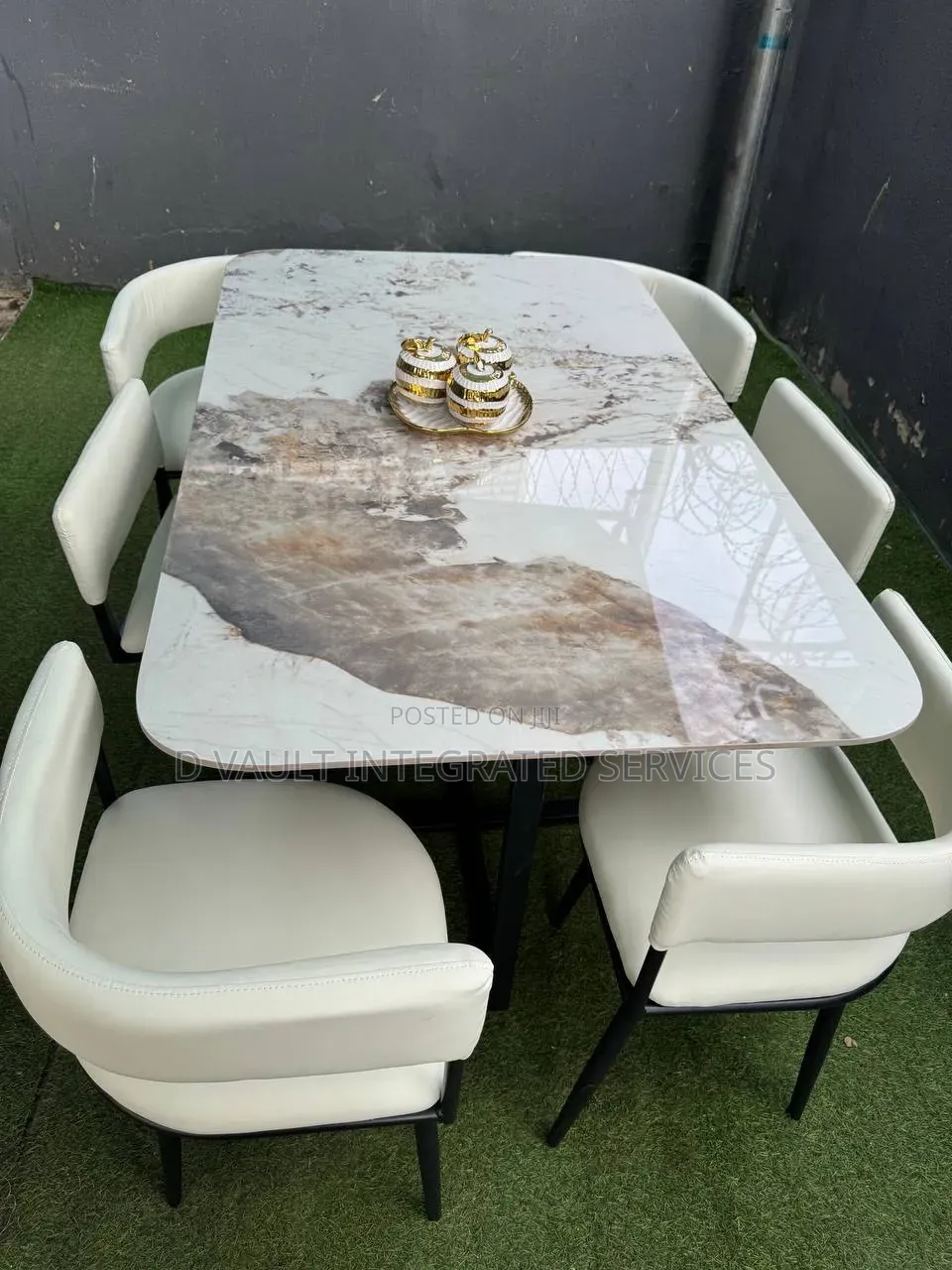 6 Seater Classic Marble Dining