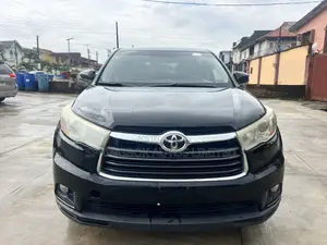 Toyota Highlander LE 4dr SUV AWD (3.5L 6cyl 6A) 2014 Black