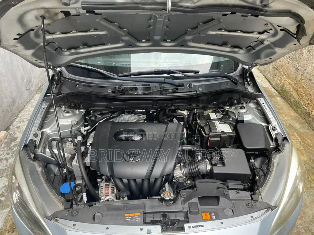 Toyota Yaris 2018 Silver