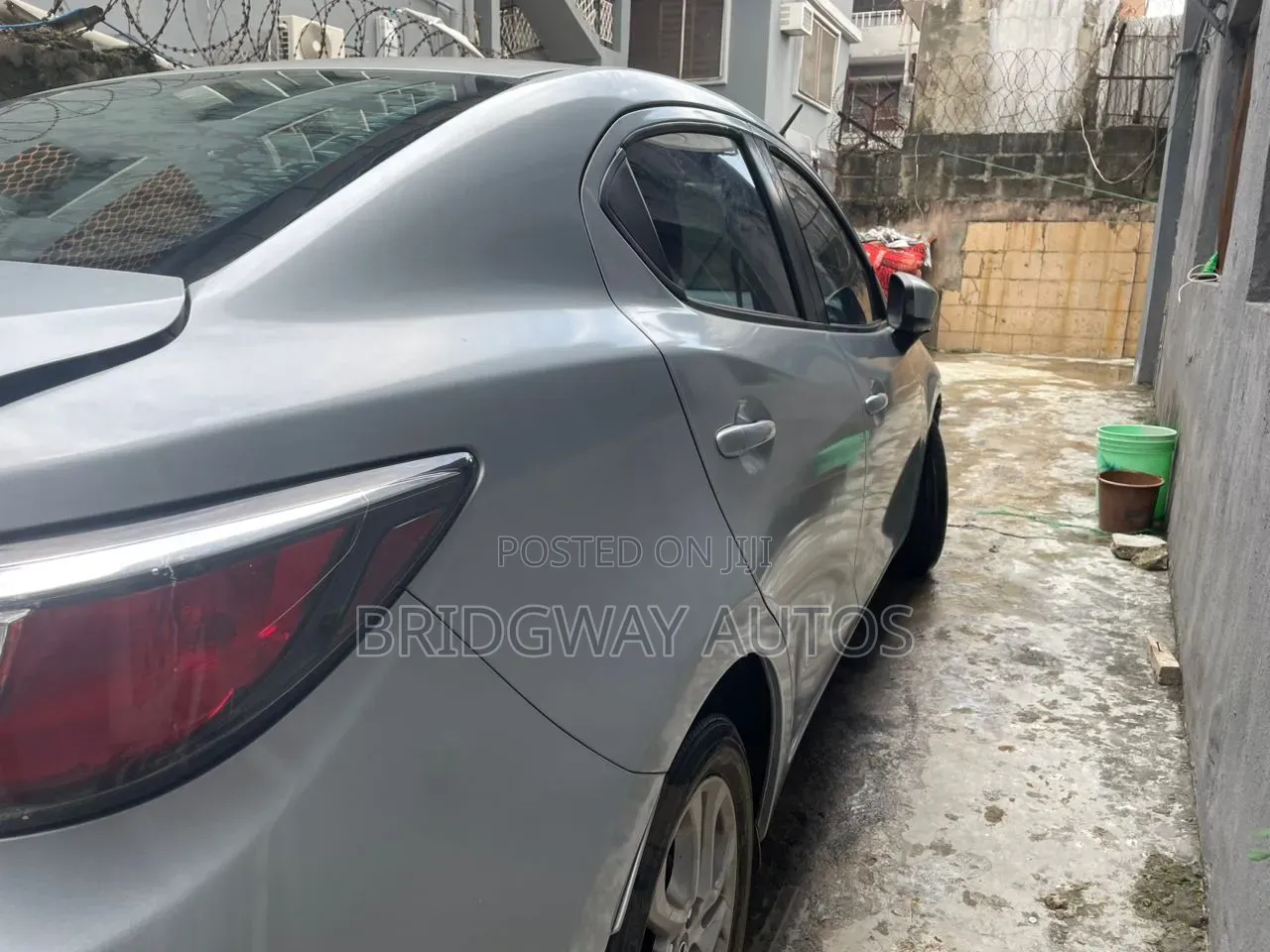 Toyota Yaris 2018 Silver