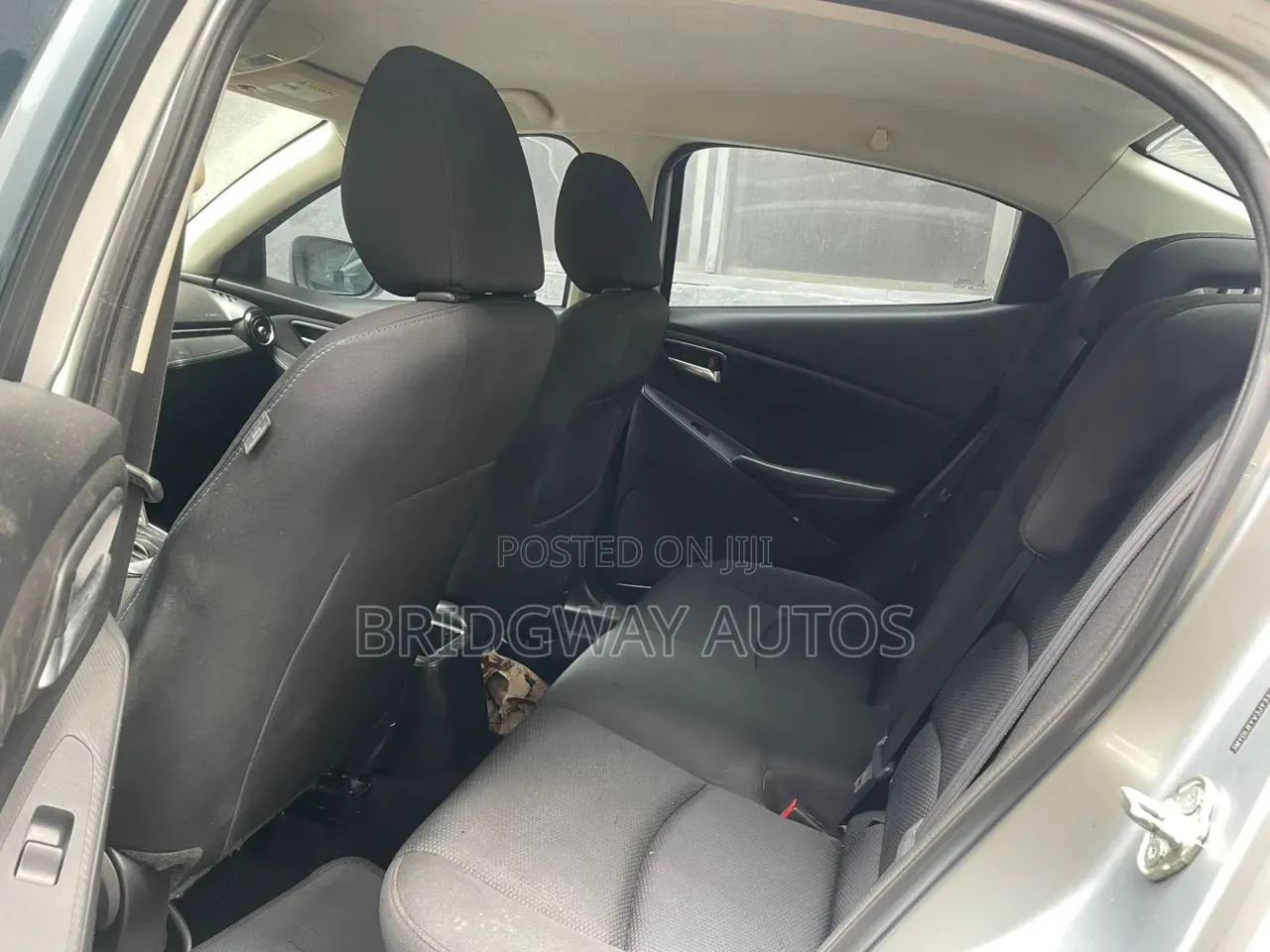 Toyota Yaris 2018 Silver
