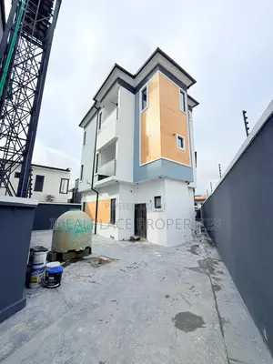 4bdrm Duplex in Medina for sale