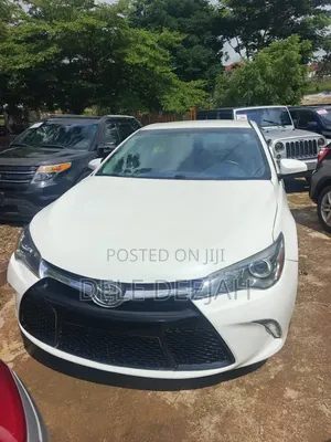 Toyota Camry SE 4dr Sedan (2.5L 4cyl 6A) 2015 White