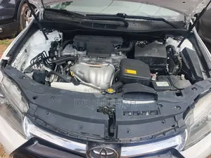 Toyota Camry SE 4dr Sedan (2.5L 4cyl 6A) 2015 White