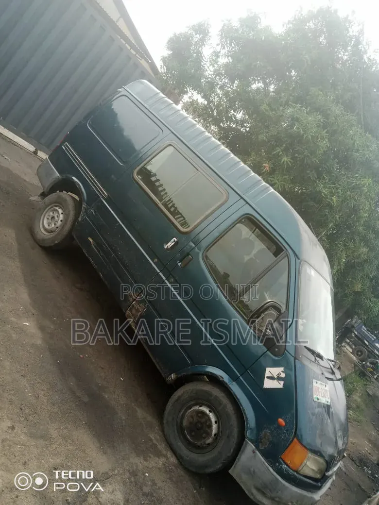 Ford Transit 2002 Green