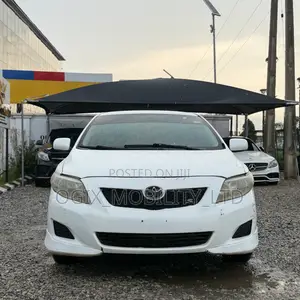 Toyota Corolla 2011 White