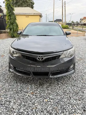 Toyota Camry SE 4dr Sedan (2.5L 4cyl 6A) 2013 Gray