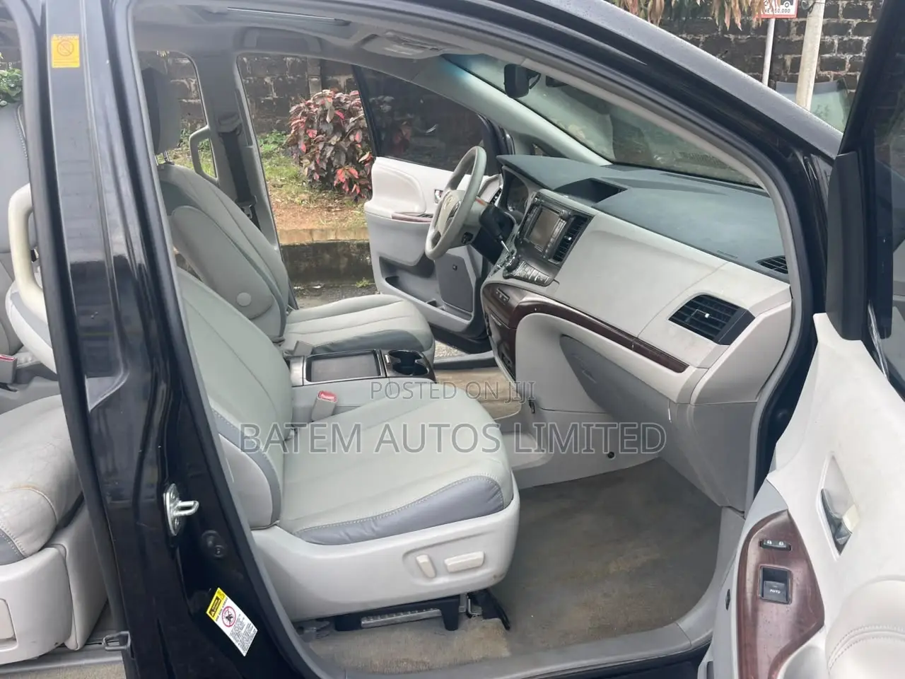 Toyota Sienna Limited 7 Passenger 2011 Black