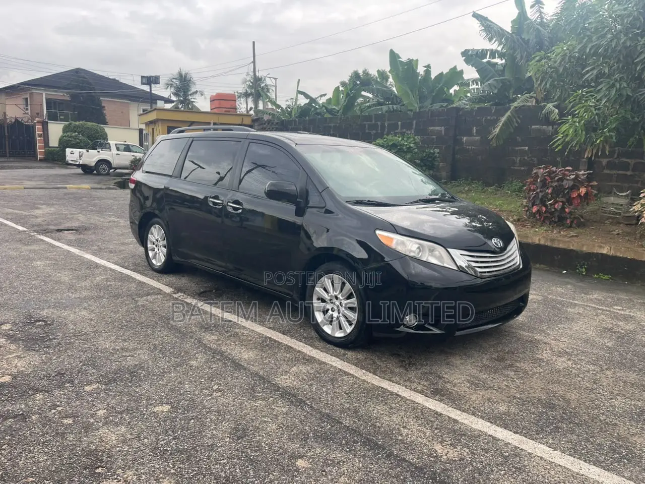 Toyota Sienna Limited 7 Passenger 2011 Black