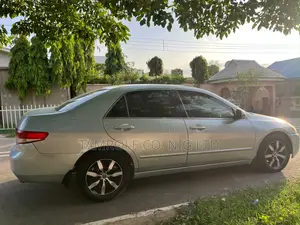 Honda Accord 2004 Silver